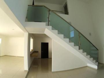 CASA MINIMALISTA CON PISCINA EN CHOLUL en Santa Rita Cholul, Yucatán