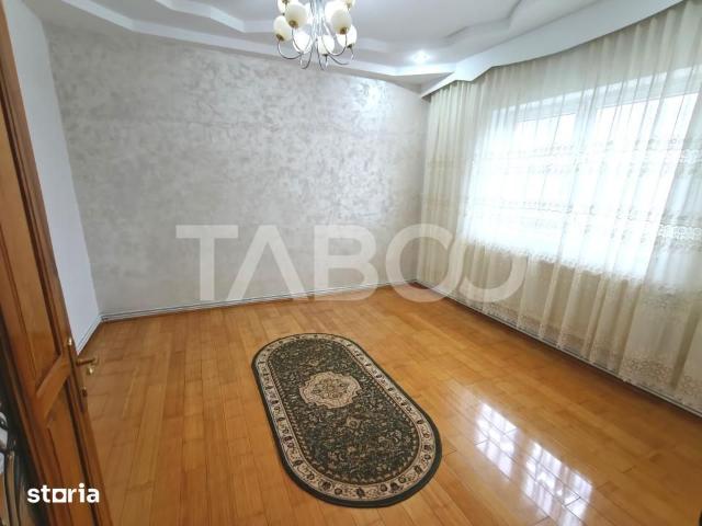 Casa mobilata si utilata 5 camere spatioase 2 bai de inchiriat Sibiu