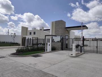 Casa con Bono de Descuento en Interlomas Residencial — 3 R, Casa Club con Alberca — Norte de León