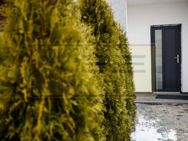 Casa moderna 4 camere CUBIC VILLAGE Strada Soarelui