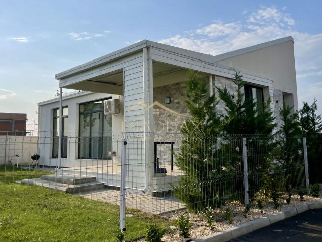 CASA MODERNA 4 camere *LUX*Gradina 450 mp/Ostratu/CORBEANCA