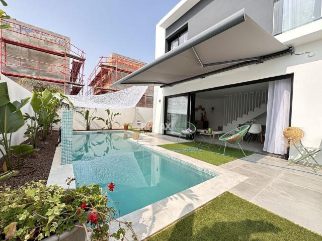 Casa moderna con alto confort y piscina privada en Empuriabrava