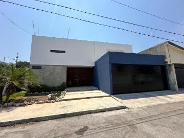CASA MODERNA CON DISEÑO CONTEMPORANEO Y ACABADOS DE LUJO