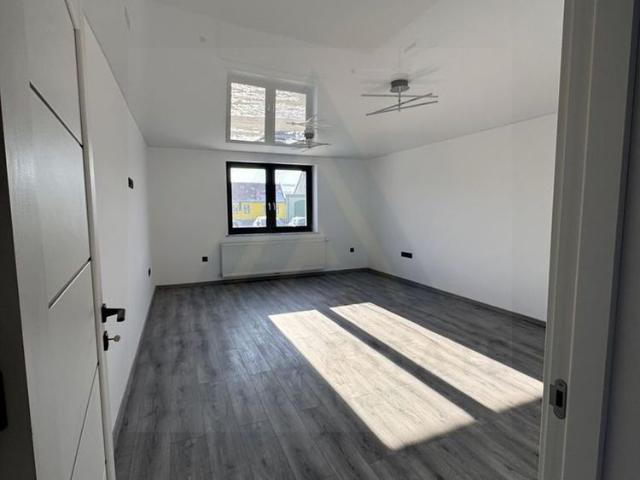 Casa moderna constructie noua 195 mp utili si 100 mp curte Sura Mare