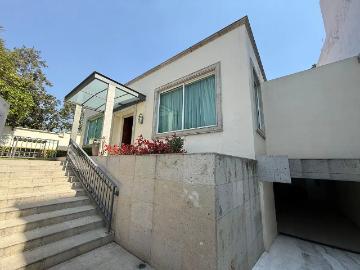 ? Casa Moderna de 1 Solo Piso con Alberca en Venta – Lomas de Chapultepec