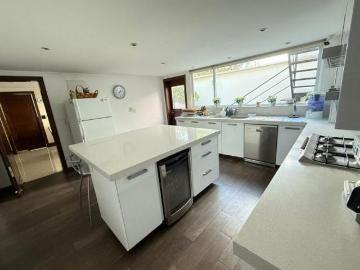 Casa Moderna de 1 Solo Piso con Alberca en Venta – Lomas de Chapultepec