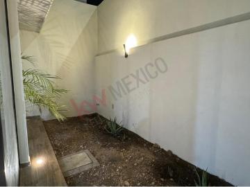 Casa moderna en lomas de la floresta