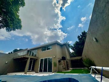 Casa Moderna en Renta y Venta, Colonia Vista Hermosa