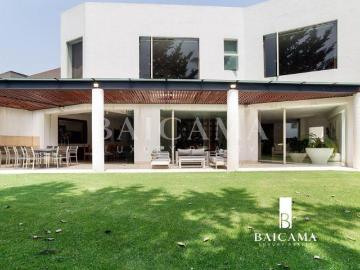 Casa Moderna en Venta en Hacienda Santa Fe