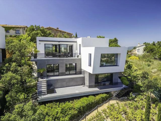 Casa moderna independiente con magníficas vistas al mar Casa. 343m² Platja d'aro