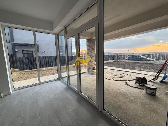 Casa moderna, prima inchiriere, 600 mp teren, curte, parcare, Dezmir