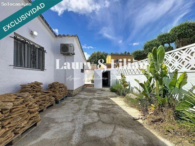 Casa moderna reformada con piscina y garaje en la zona de Montgri