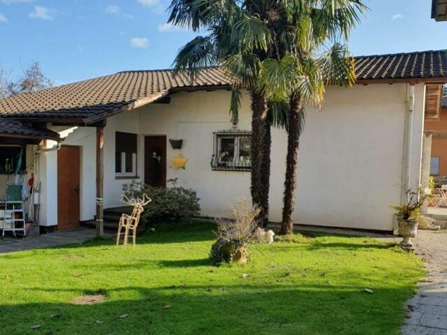 CASA MONOFAMILIARE 4.5 LOC. CON GIARDINO DA RISTRUTTURARE