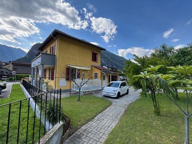 BIASCA – Einfamilienhaus mit großem Garten und 2 Garagen | dreamo. Ch
