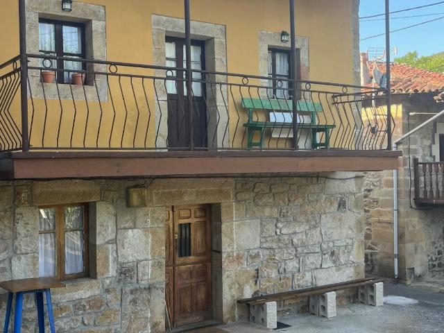CASA MONTAÑESA CON HUERTA EN LUENA