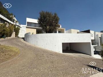 Casa NUEVA con 4 recámaras en venta, 623 m², acabados de luejo