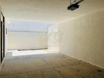 Casa Nueva con 3 Recámaras en Col. Playa Linda