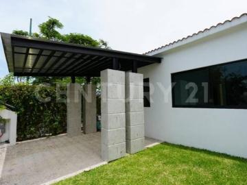 Casa nueva con Jacuzzi en Lomas de Cocoyoc, exclusividad y estilo en Morelos