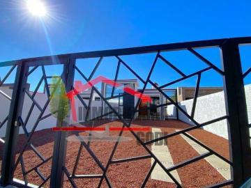 Casa nueva de 1 planta, terreno excedente,3 recamaras jardín en Tequisquiapan
