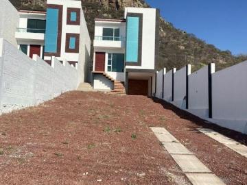 CASA NUEVA DE 3 PISOS 4 RECAMARAS 4 BAÑOS ESTACIONAMIENTO PARA 10 AUTOS