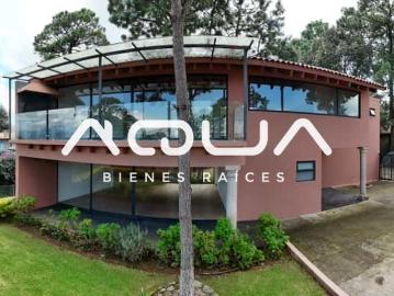 CASA NUEVA EN AVANDARO CON VISTA AL LAGO