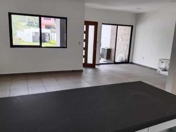 VENDO CASA SOLA 5 RECAMARAS EN FRACCIONAMIENTO PRIVADA VIGILANCIA CONTINUA