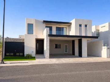 Casa nueva en La Mirada Residencial