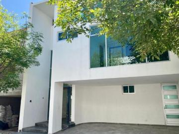 Casa en Parque Cuernava Lomas de Angelópolis III