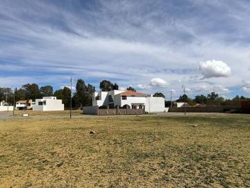 CASA NUEVA EN VENTA CON AMPLIO JARDIN EN ATLIXCO PUEBLA, FINCA LAS MEMORIAS