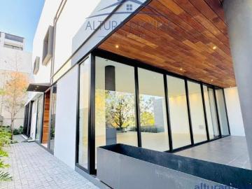 Casa Nueva en Venta Condominio Alcazar Zona Andares Zapopan