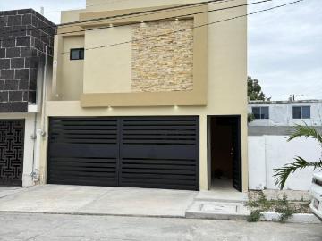 Casa Nueva en Venta, de 3 Recamaras en Col. Lazaro Cardenas, Cd. Madero