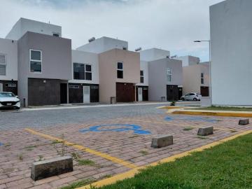 Casa nueva en venta en Metepec con 3 recamaras y Roof Garden