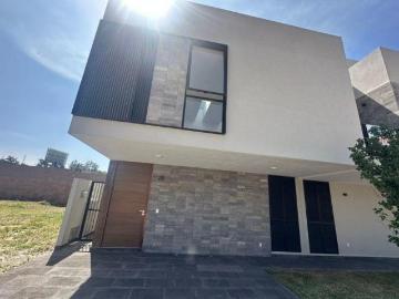 CASA NUEVA EN VENTA EN BOSQUES VALLARTA