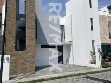 CASA NUEVA EN VENTA EN PUNTA DEL SOL