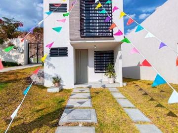 Casa NUEVA EN VENTA con recamara planta baja en Residencial Portokali Zona Norte de León, Gto