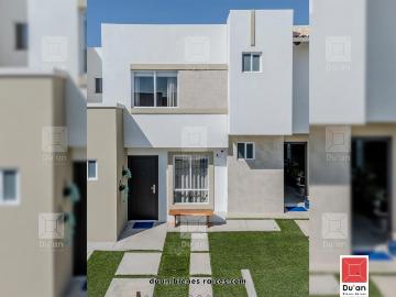 Casa Nueva en Venta por Brisas del Lago de 3 Rec