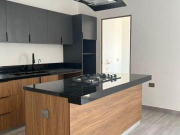 Casa Nueva en Venta Zona Country