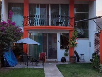 Casa Naranja