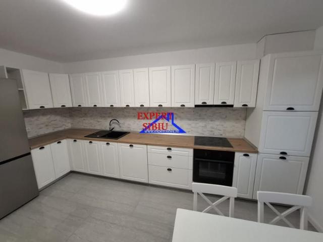 Casa noua de inchiriat 4 camere nemobilata,in Cisnadie