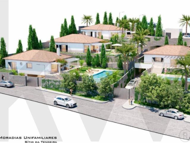 Casa nova T3 com piscina, térrea, com 3 wc, em local tranqui. 213m² Caniço