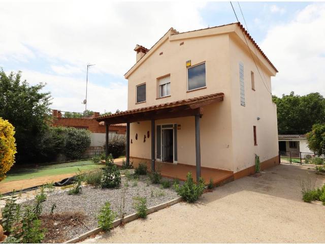 Casa o chalet independiente en venta en Urbanización Aiguaviva Park