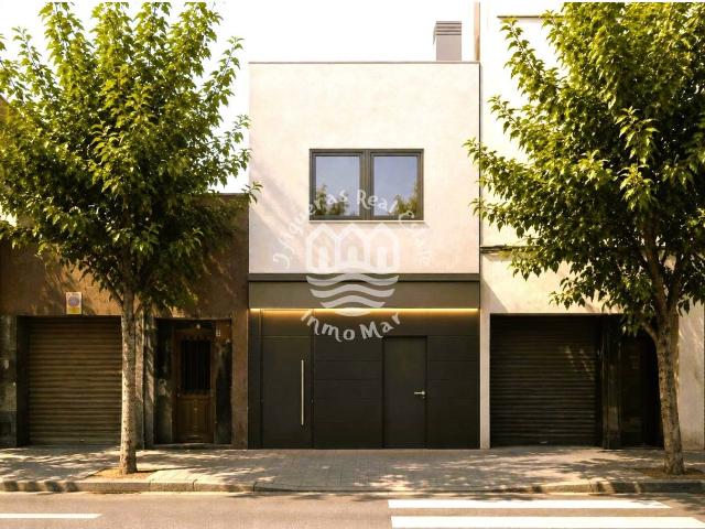 CASA OBRA NUEVA CERCA RAMBLA TERRASSA