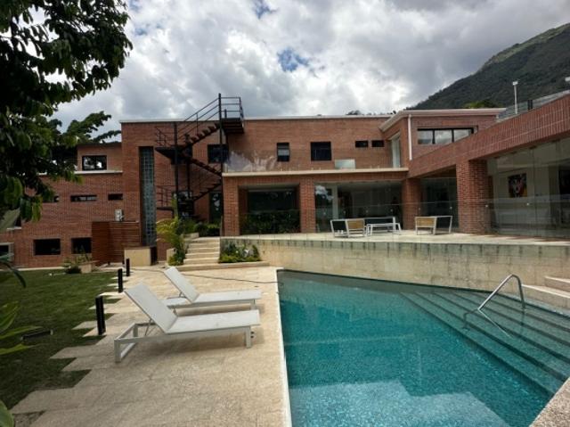 Casa Oficina Moderna Altamira Venta / Alquiler