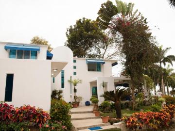 CASA OLON LAS NUÑEZ: UN PARAISO AL PIE DEL MAR