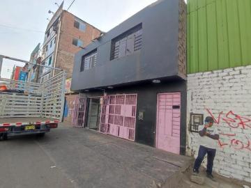 casa AV. Tupac Amaru cdra 57 Comas  zona muy comercial, Y DE MUCHO MOVIMIENTO
