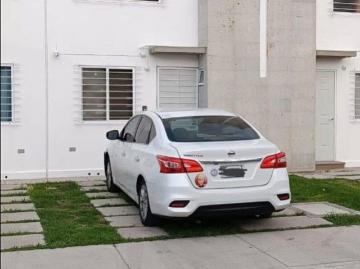 CASA AZURRO EN RENTA AMUEBLADA, SENDAS, QUERÉTARO