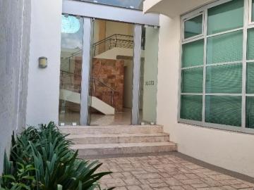 Casa a 2 cuadras de Plaza Mayor con 3 Rec?maras con ba?o, dos en planta baja