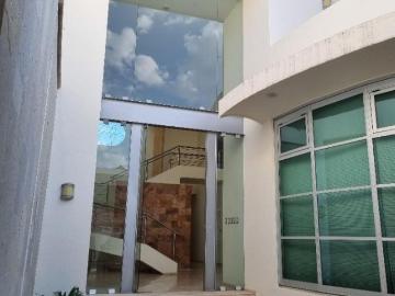 Casa a 2 cuadras de Plaza Mayor con 3 Rec?maras con ba?o, dos en planta baja