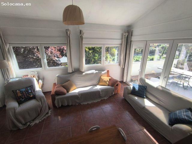 CASA A 4 VIENTOS EN VENTA CON JARDIN Y GARAJE