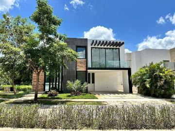 CASA A ESTRENAR DE LUJO, EN PRIVADA OASIS COUNTRY CLUB, MERIDA